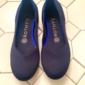 Navy Rothy’s Size 6 only worn twice!